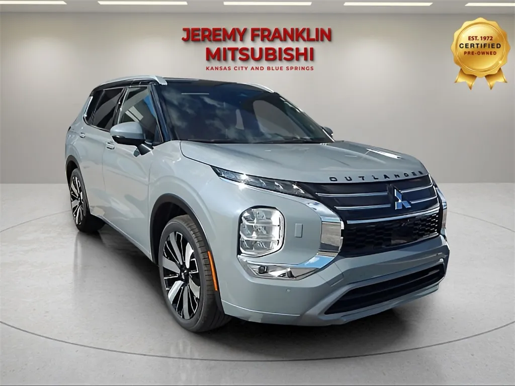 Gray 2025 Mitsubishi Outlander SEL for sale in Kansas City, MO