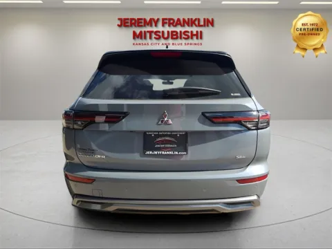 More photos of 2025 Mitsubishi Outlander SEL at Jeremy Franklin Mitsubishi, MO