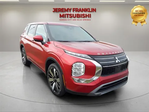 Red 2025 Mitsubishi Outlander SE for sale in Kansas City, MO