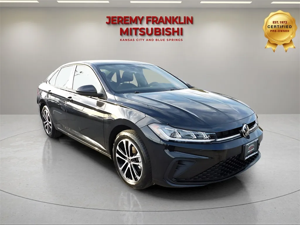 Used 2025 Volkswagen Jetta Sport with VIN 3VWBX7BU5SM013112 for sale in Kansas City