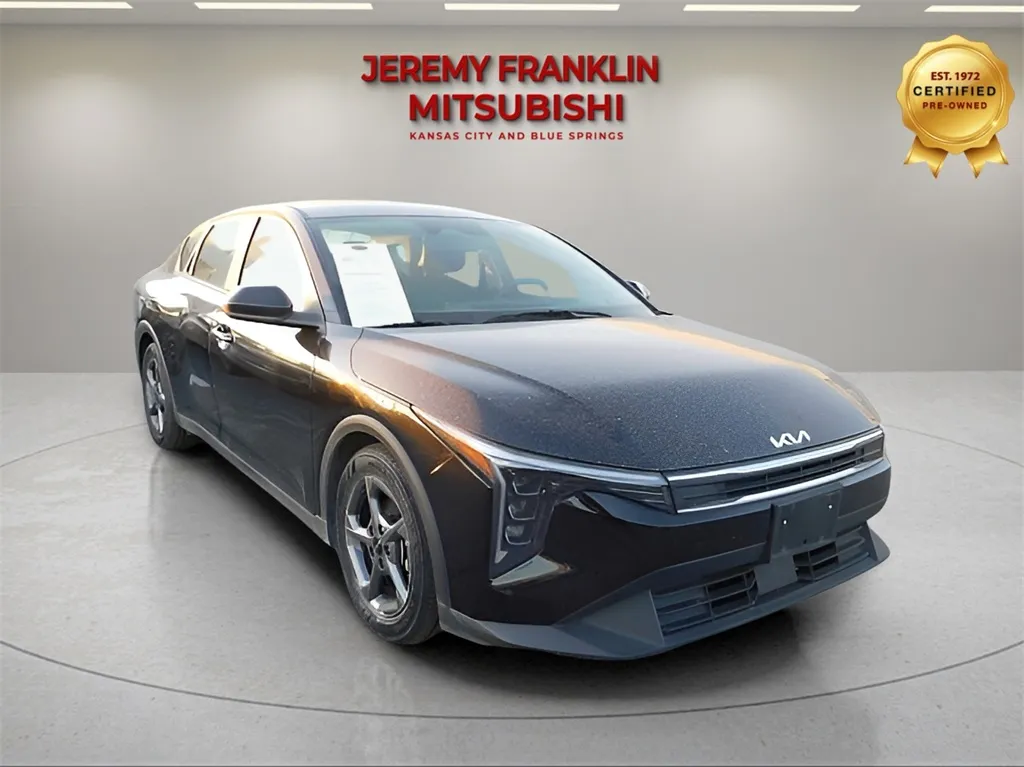 Used 2025 Kia K4 LXS with VIN 3KPFT4DEXSE071750 for sale in Kansas City