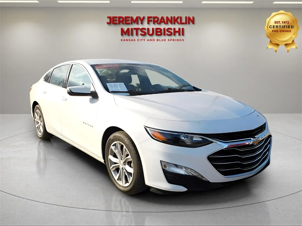 White 2020 Chevrolet Malibu LT for sale in Kansas City, MO