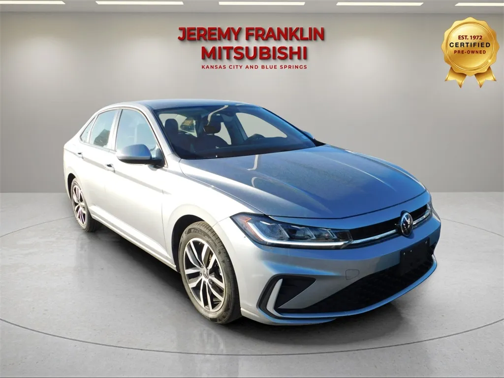 Used 2025 Volkswagen Jetta SE with VIN 3VWEX7BU7SM025811 for sale in Kansas City