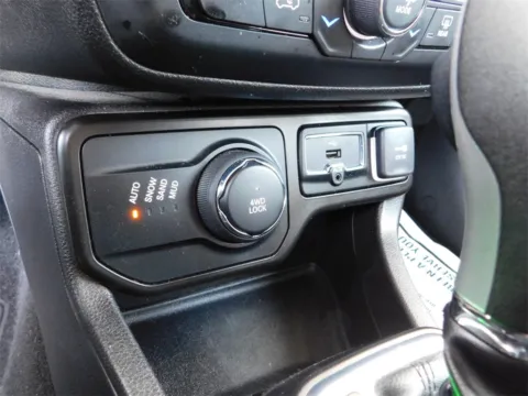 More photos of 2021 Jeep Renegade Latitude at Jeremy Franklin Automotive of Blue Springs, MO