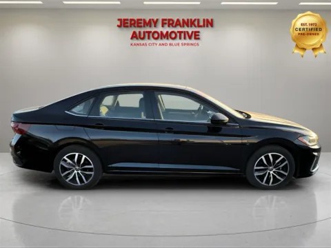 Black 2025 Volkswagen Jetta 1.5T SE for sale in Blue Springs, MO