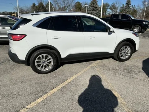 Photos of 2021 Ford Escape Hybrid SE for sale in Blue Springs, MO at Jeremy Franklin Automotive of Blue Springs