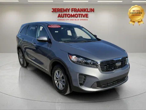 Silver 2020 Kia Sorento LX for sale in Blue Springs, MO