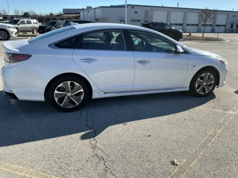 Photos of 2019 Hyundai Sonata Plug-In Hybrid Limited for sale in Blue Springs, MO at Jeremy Franklin Automotive of Blue Springs