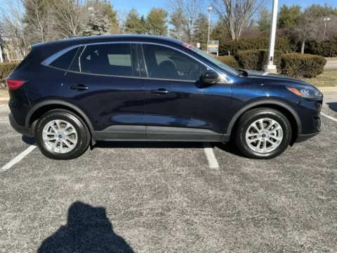 Photos of 2021 Ford Escape Hybrid SE for sale in Blue Springs, MO at Jeremy Franklin Automotive of Blue Springs