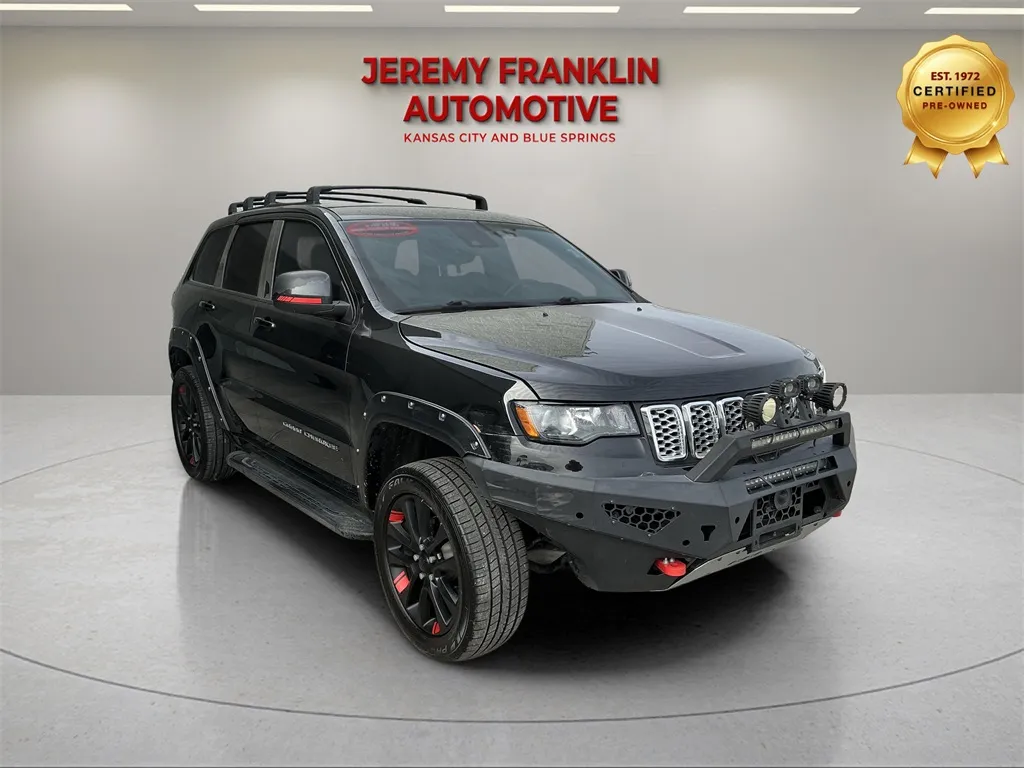 Black 2020 Jeep Grand Cherokee Altitude for sale in Blue Springs, MO