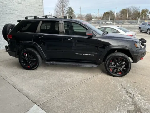Photos of 2020 Jeep Grand Cherokee Altitude for sale in Blue Springs, MO at Jeremy Franklin Automotive of Blue Springs