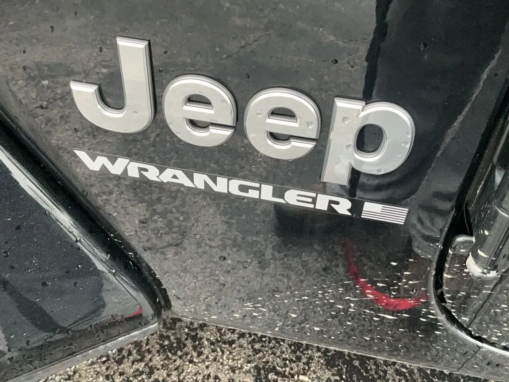 2023 Jeep Wrangler 4-Door Sahara - Photo 12