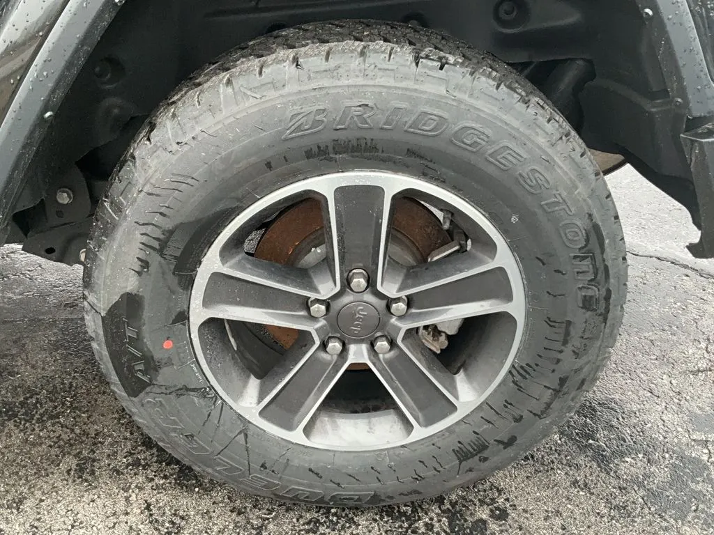 2023 Jeep Wrangler 4-Door Sahara - Photo 13