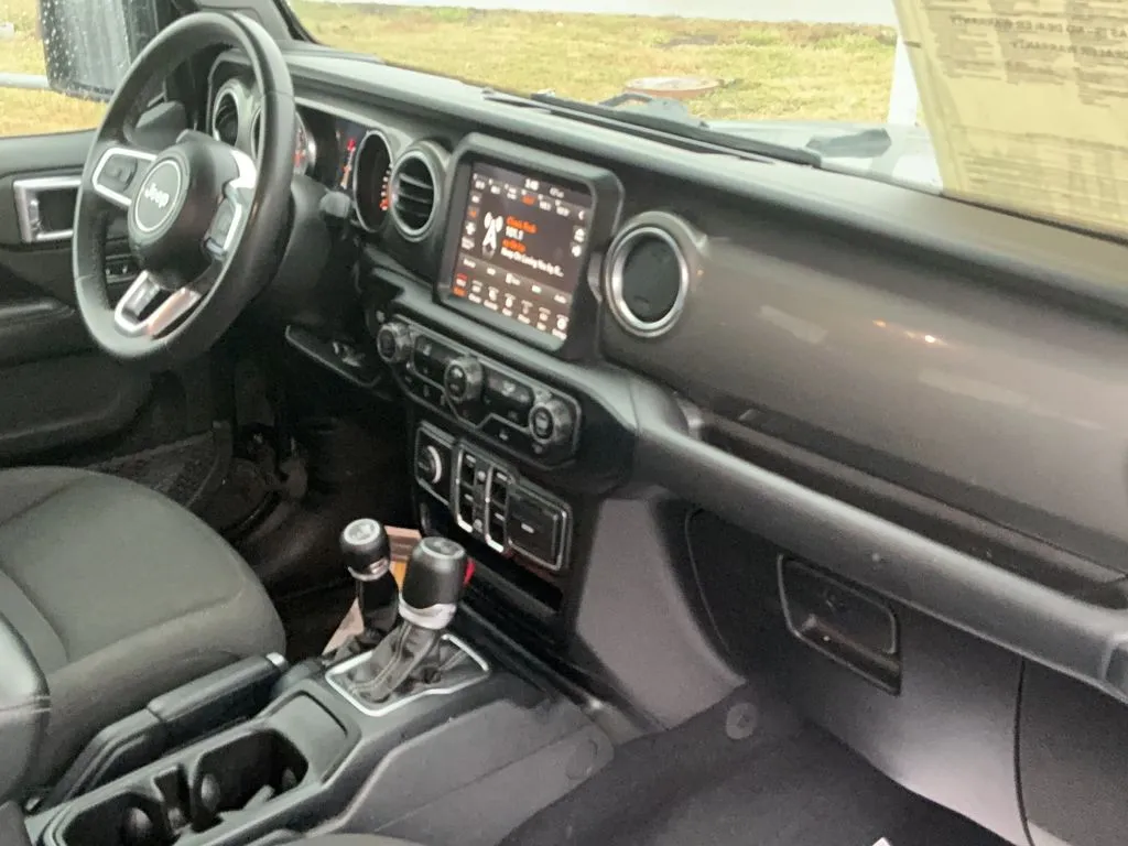2023 Jeep Wrangler 4-Door Sahara - Photo 22