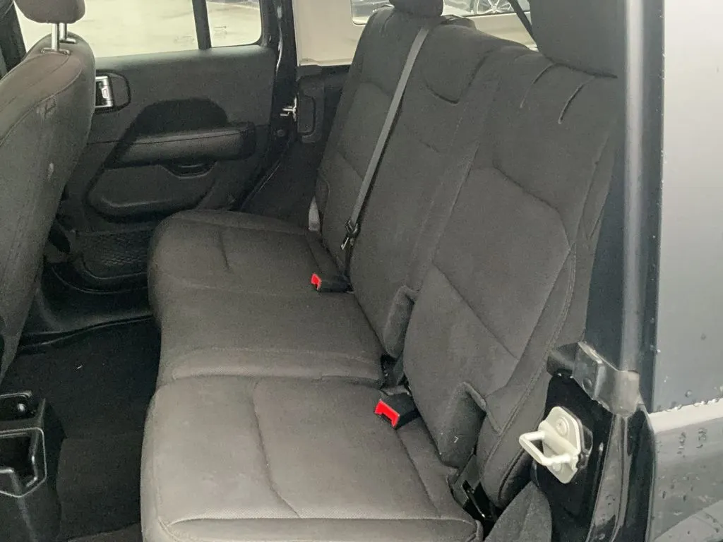 2023 Jeep Wrangler 4-Door Sahara - Photo 16