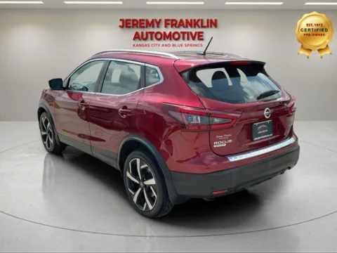 More photos of 2022 Nissan Rogue Sport SL at Jeremy Franklin Automotive of Blue Springs, MO