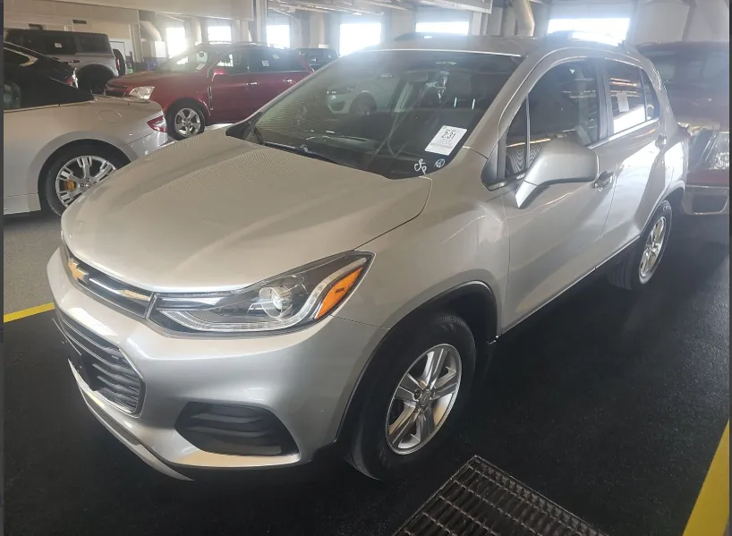 Silver 2018 Chevrolet Trax LT for sale in Blue Springs, MO