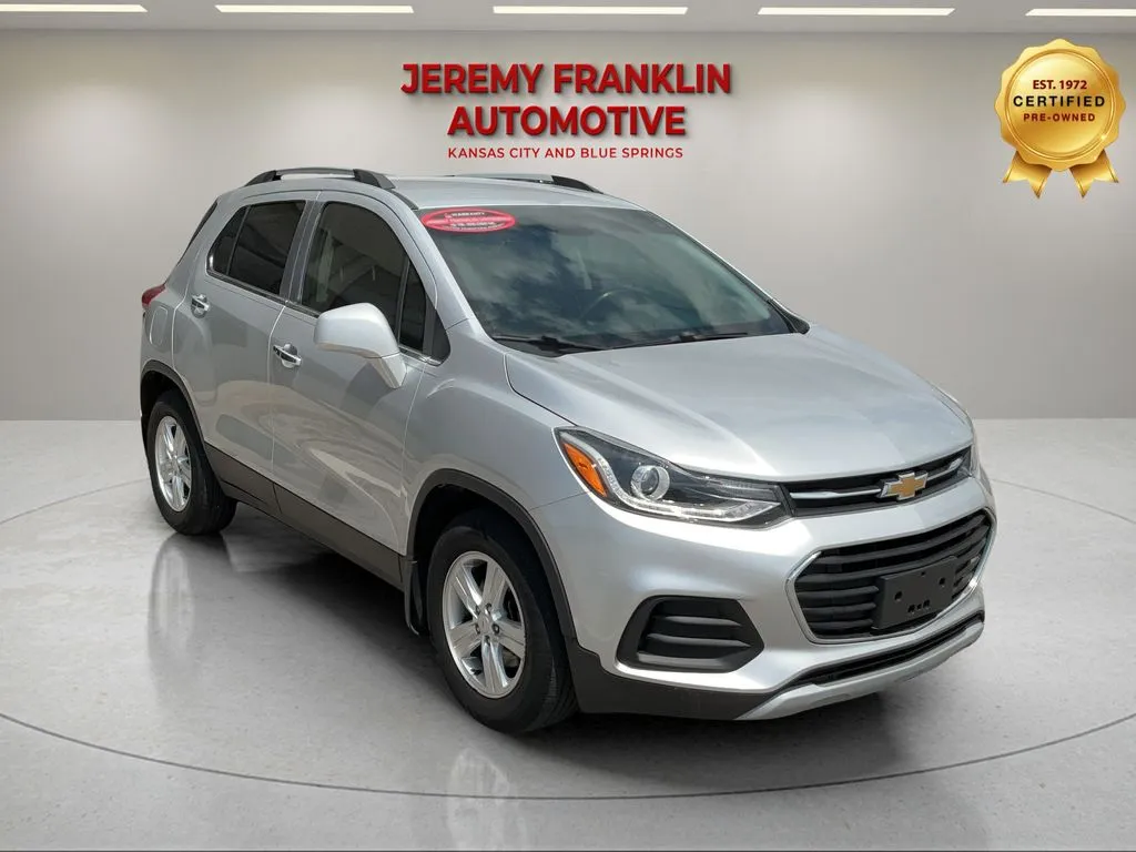 Silver 2018 Chevrolet Trax LT for sale in Blue Springs, MO