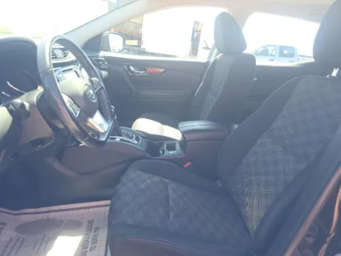 More photos of 2017 Nissan Rogue Sport SV at Jeremy Franklin Automotive of Blue Springs, MO