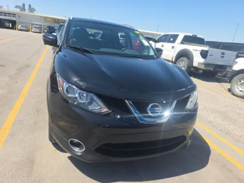 Black 2017 Nissan Rogue Sport SV for sale in Blue Springs, MO