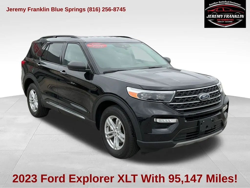 Black 2023 Ford Explorer XLT for sale in Blue Springs, MO