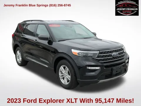 Black 2023 Ford Explorer XLT for sale in Blue Springs, MO