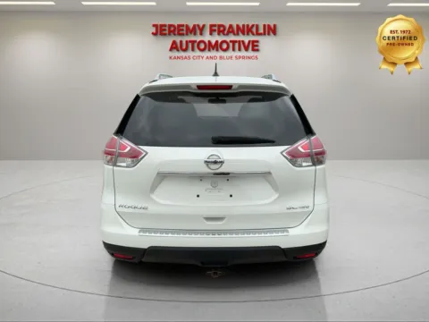 More photos of 2016 Nissan Rogue SL at Jeremy Franklin Automotive of Blue Springs, MO