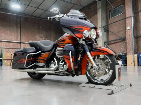 More photos of 2015 Harley-Davidson Street Glide CVO at Jeremy Franklin Automotive of Blue Springs, MO