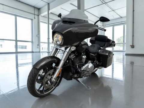 Photos of 2021 Harley-Davidson Street Glide 107 for sale in Blue Springs, MO at Jeremy Franklin Automotive of Blue Springs