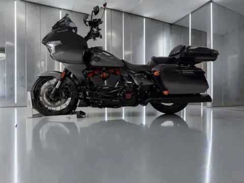 More photos of 2025 Harley-Davidson Road Glide CVO at Jeremy Franklin Automotive of Blue Springs, MO