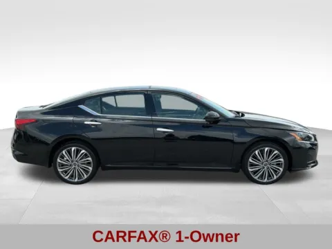 Photos of 2023 Nissan Altima 2.5 SL for sale in Blue Springs, MO at Jeremy Franklin Automotive of Blue Springs
