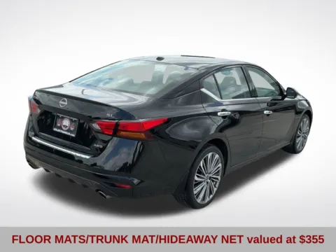 More photos of 2023 Nissan Altima 2.5 SL at Jeremy Franklin Automotive of Blue Springs, MO