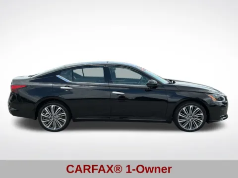 Photos of 2023 Nissan Altima 2.5 SL for sale in Blue Springs, MO at Jeremy Franklin Automotive of Blue Springs