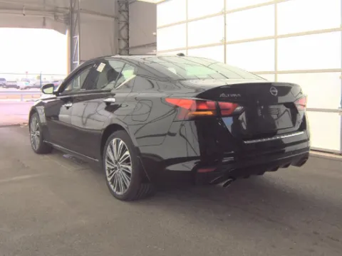 More photos of 2023 Nissan Altima 2.5 SL at Jeremy Franklin Automotive of Blue Springs, MO