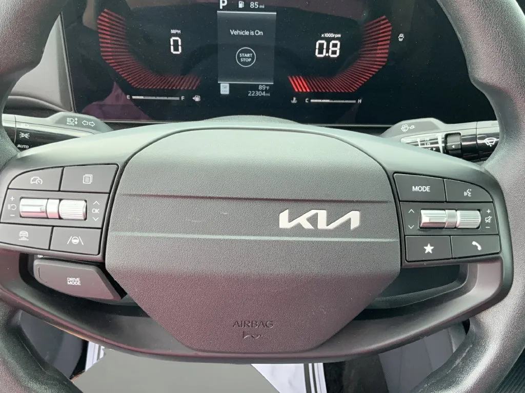 2025 Kia K4 LXS - Photo 29