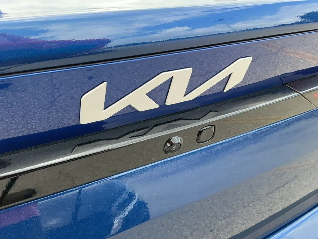 2025 Kia K4 LXS - Photo 9