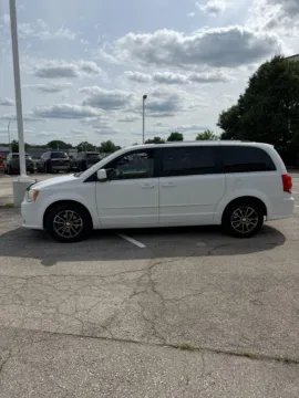 Photos of 2017 Dodge Grand Caravan SXT for sale in Blue Springs, MO at Jeremy Franklin Automotive of Blue Springs