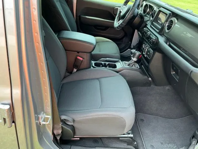2021 Jeep Gladiator Overland - Photo 29