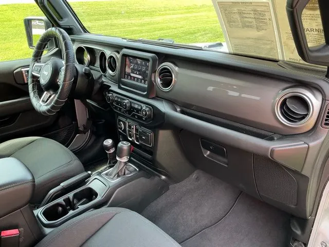 2021 Jeep Gladiator Overland - Photo 28