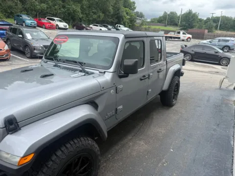 Silver 2021 Jeep Gladiator Overland for sale in Blue Springs, MO