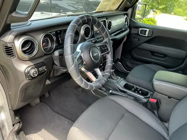 2021 Jeep Gladiator Overland - Photo 23