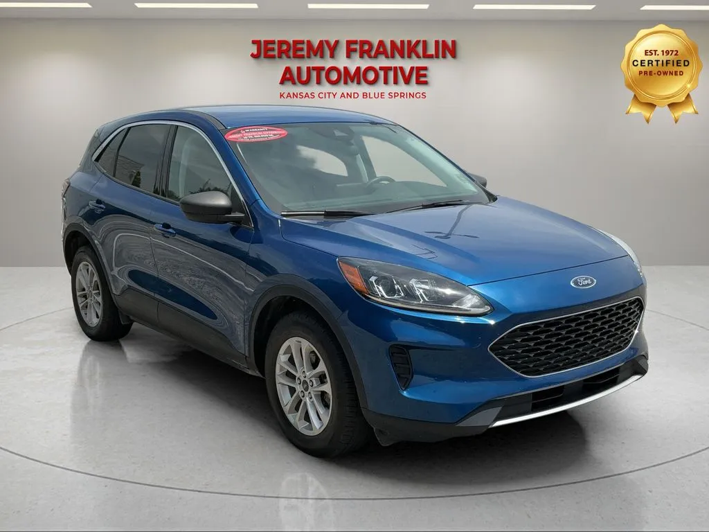 Blue 2022 Ford Escape Hybrid SE for sale in Blue Springs, MO
