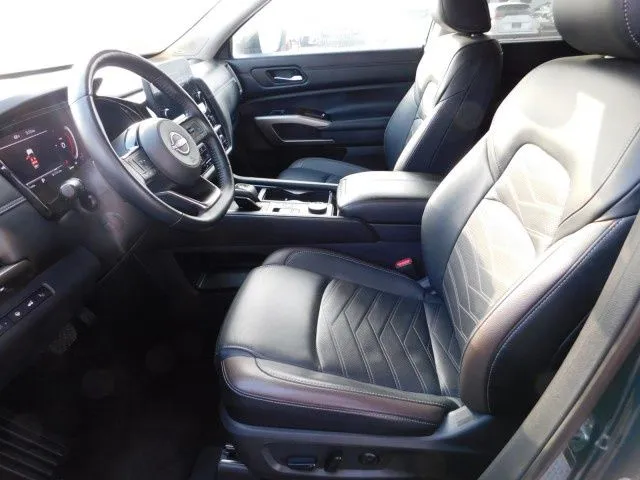 2023 Nissan Pathfinder Platinum - Photo 18