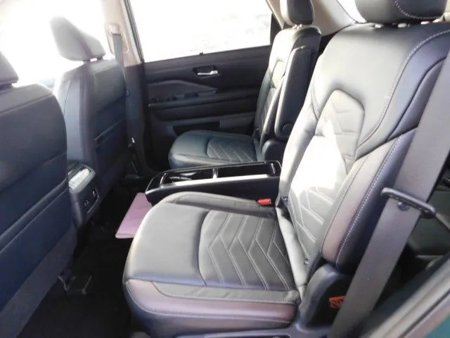 2023 Nissan Pathfinder Platinum - Photo 17
