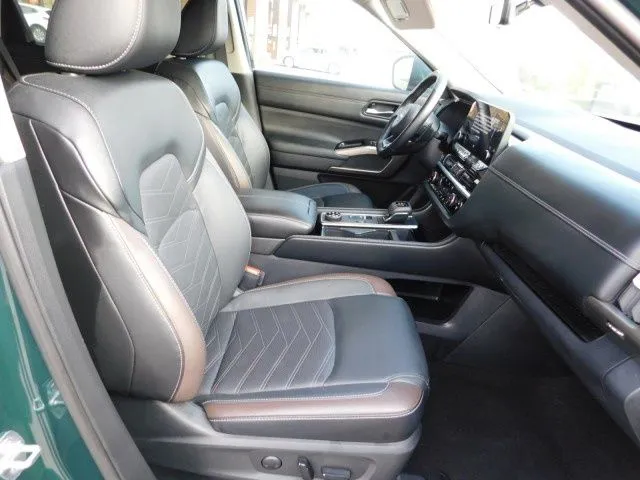 2023 Nissan Pathfinder Platinum - Photo 26