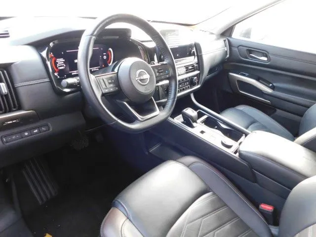 2023 Nissan Pathfinder Platinum - Photo 19