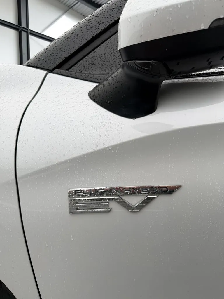 2025 Mitsubishi Outlander Plug-in Hybrid SEL - Photo 7