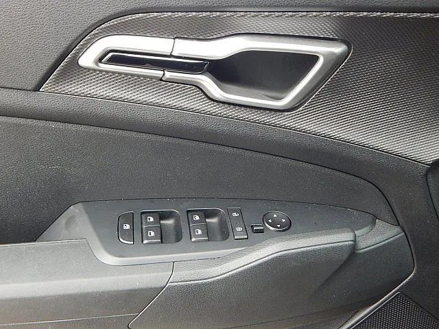 2024 Kia Sportage LX - Photo 18