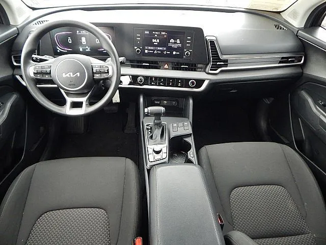 2024 Kia Sportage LX - Photo 14