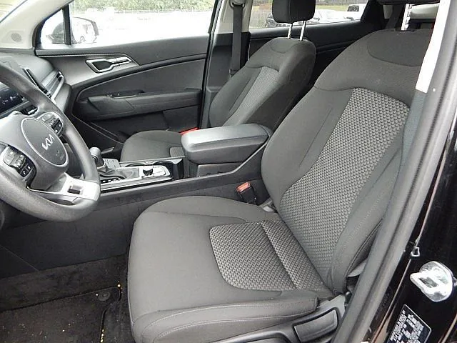 2024 Kia Sportage LX - Photo 15